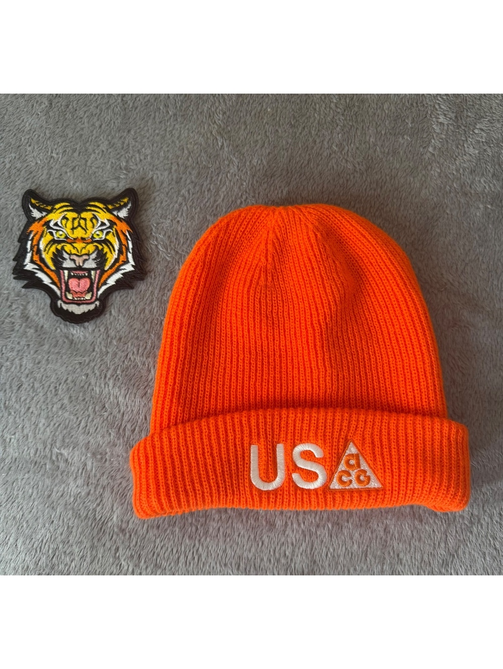 249/1698 Nike ACG USA Beanie Orange Cuffed Knit Winter Hat One Size
